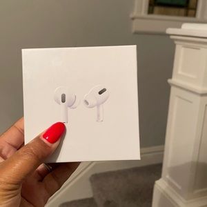Apple AirPod Pros for $125